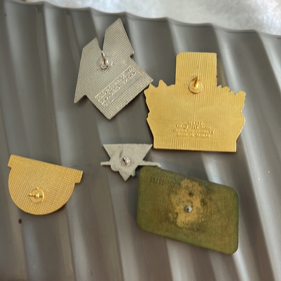 Vintage, delta airlines, collectible pins - Picture 8 of 11